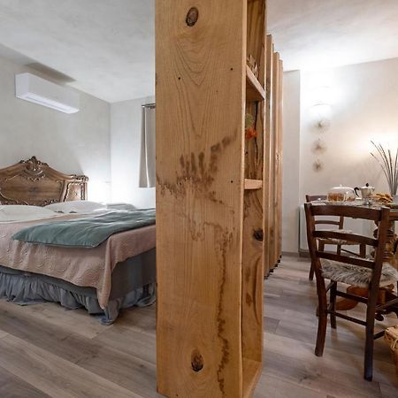 La Terrazza Naturas Con Romantica Mini Piscina Calda Sui Tetti Rossana Esterno foto