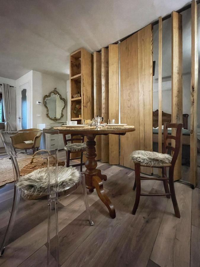 La Terrazza Naturas Con Romantica Mini Piscina Calda Sui Tetti Rossana Esterno foto